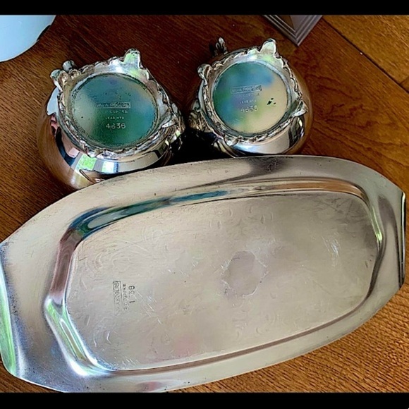 WM. A. ROGERS SILVER of CANADA 3 PIECE CREAM AND SUGAR SET - Picture 4 of 4